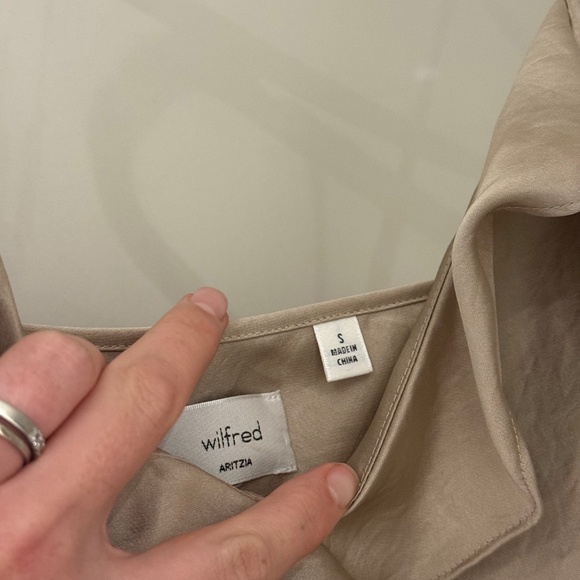 Aritzia ruffled dress - Picture 4 of 4